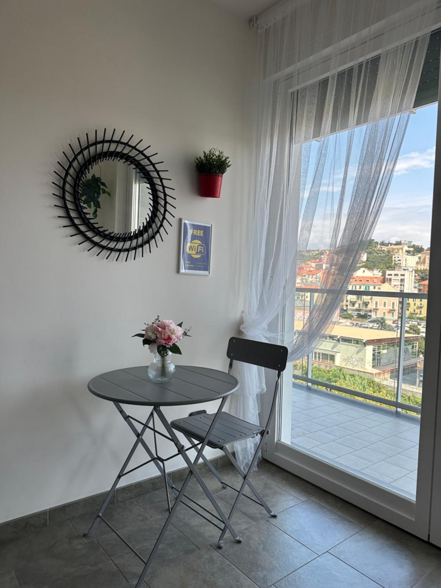 Il Gabbiano Savona "Luxury House" - Wifi, Parking, Shopping Center Apartment Luaran gambar